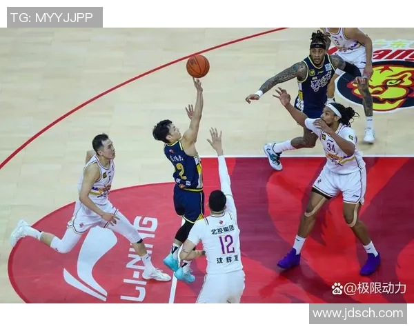 2013年CBA季后赛北京队对决广东队的精彩瞬间与赛后分析